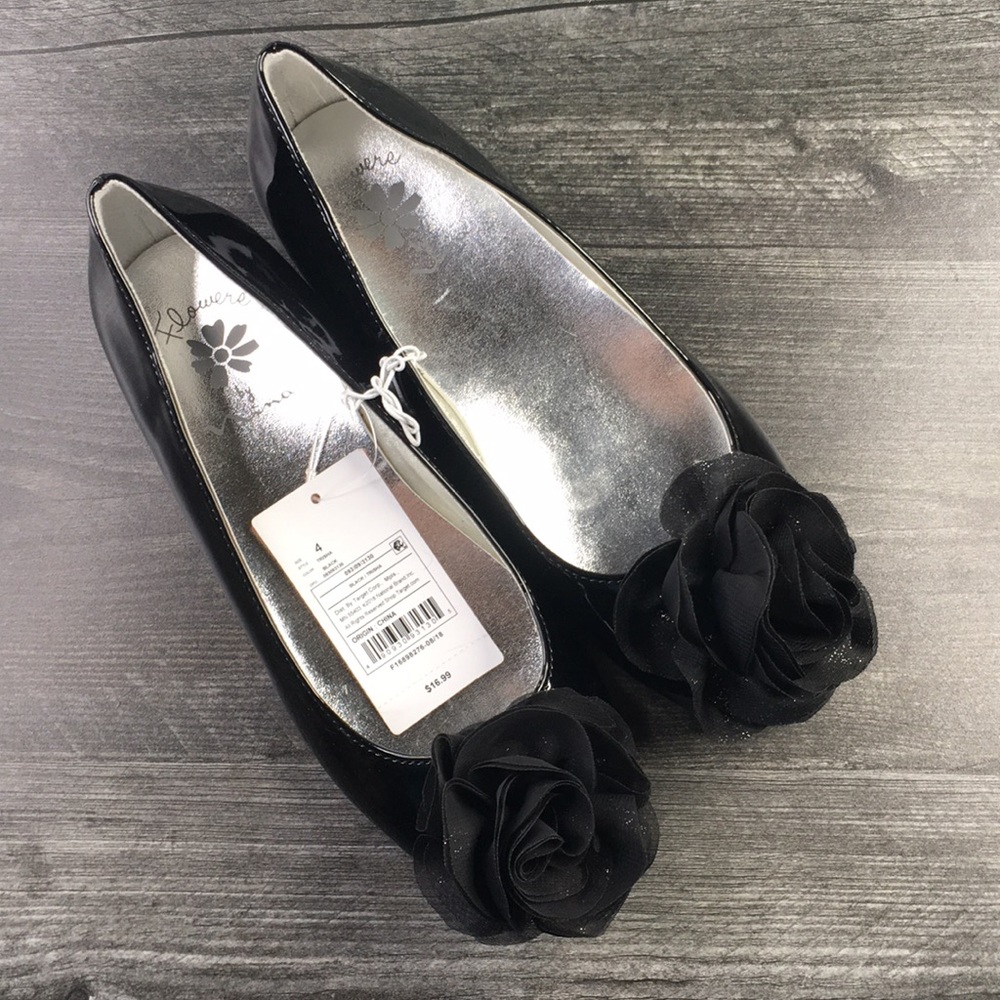 🐙 Flowers by Nina Black Flats With Flowers